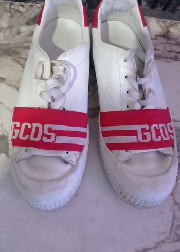 Diğer Gcds Beyaz Sneaker Siklik Ve Konfor Bir Arada