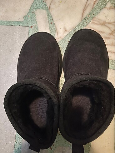 39 Beden UGG SİYAH BOT