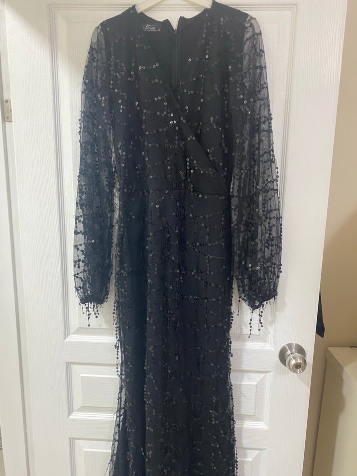 Uzun Kollu Siyah İşlemeli Gotik Abiye - Görsel 2