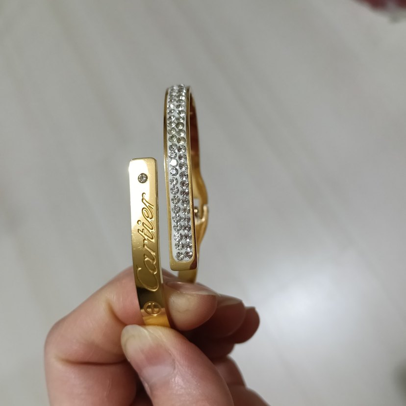 Cartier Altın Taşlı İnce Bileklik — görsel 2/4