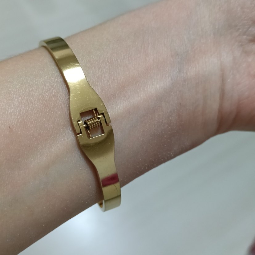 Cartier Altın Taşlı İnce Bileklik — görsel 3/4