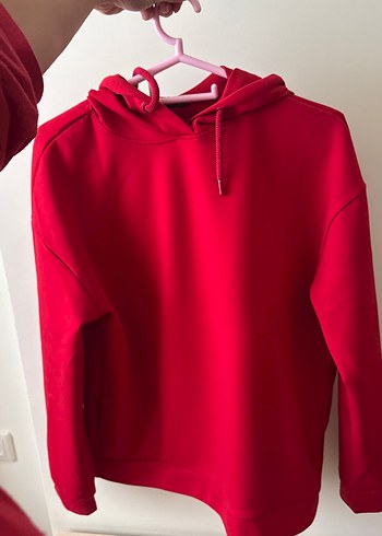Stradivarius Canli Kirmizi Kapusonlu Sweatshirt