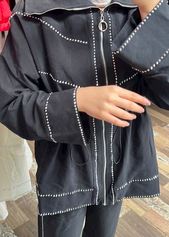 Diğer Siyah Tas Detayli Takim