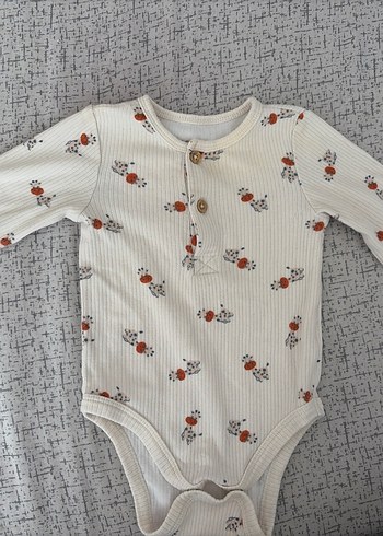 LC Waikiki Ekru Cicekli Bebek Tulumu Rahat Ve Sik
