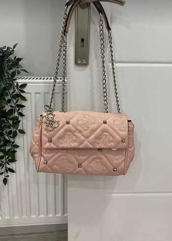 Gucci Pembe Kapitone Zincirli Omuz Cantasi