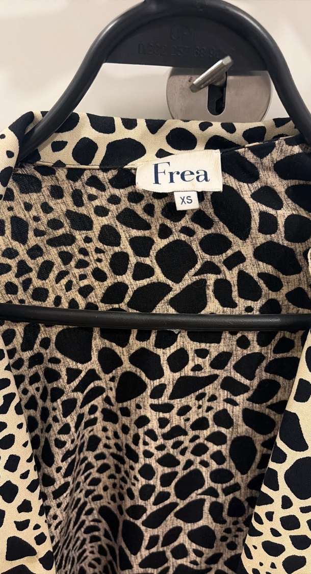 Leopar Desenli Şıklık Gömlek — görsel 2/4