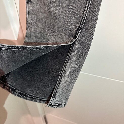 38 Beden Zara Yırtmaç Detaylı Jean