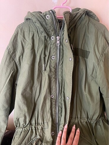 m Beden Pull and Bear Mont