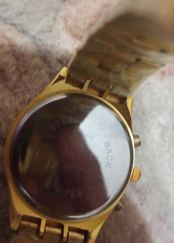 Kadın Altın Renkli Modern Klasik Saat - Görsel 5