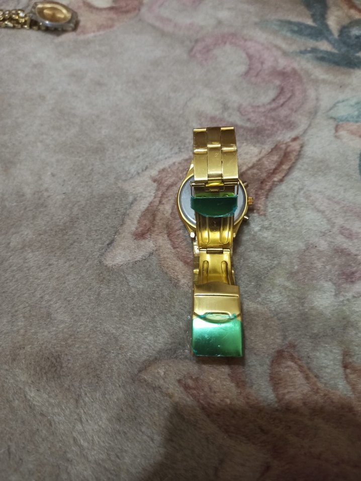 Kadın Altın Renkli Modern Klasik Saat - Görsel 4