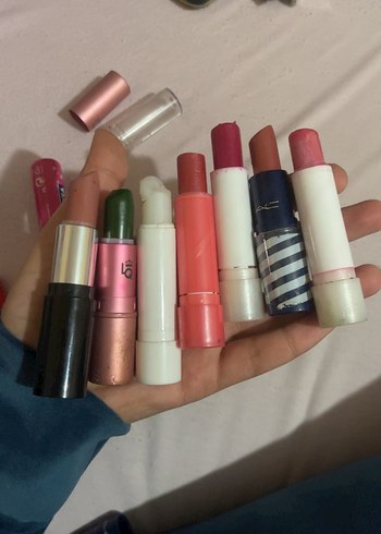 Çok Renkli Hafif Tonlarda Balm ve Rujlar - Görsel 4