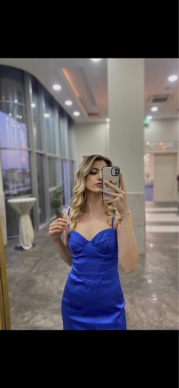 Quzu mavi saten elbise