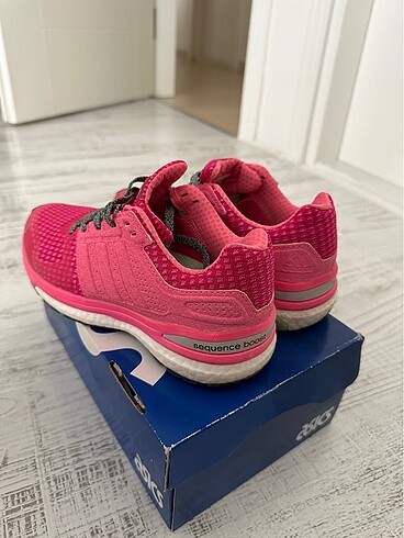 37,5 Beden Adidas Ayakkabı