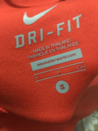 Nike sırt detaylı