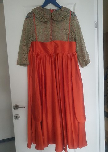 Uzun Parlak Kırmızı Gece Elbisesi - Görsel 2