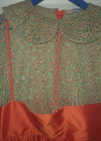 Uzun Parlak Kırmızı Gece Elbisesi - Görsel 4