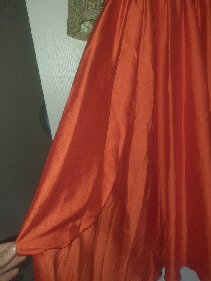 Uzun Parlak Kırmızı Gece Elbisesi - Görsel 5