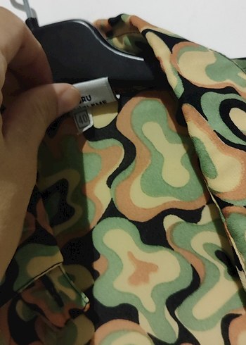 Düğmeli Kamuflaj Desenli Kadın Gömlek - Görsel 2