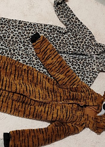 Kahverengi Zebra Desenli Kürk Detaylı Kedi Kıyafeti - Görsel 2