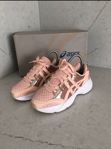 37 Beden pembe Renk Orijinal Asics 37 Numara