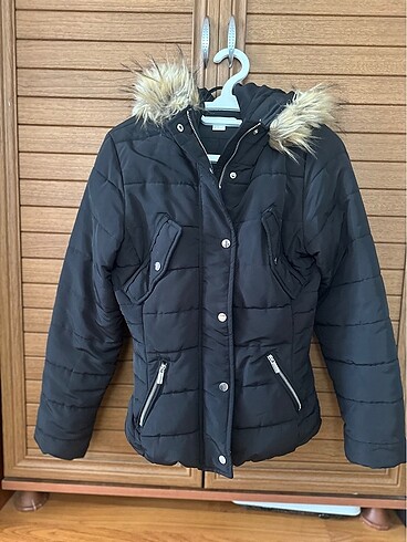H&M H&M marka mont