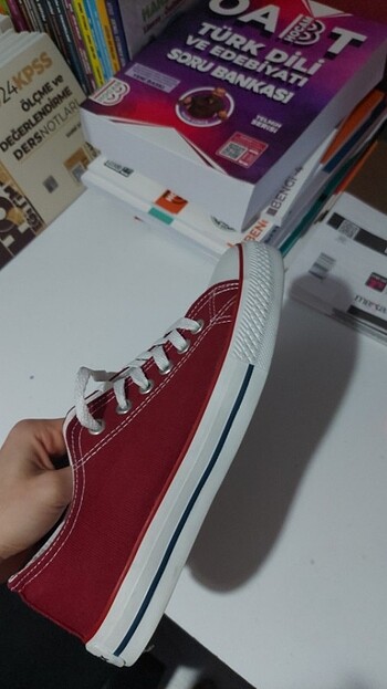 41 Beden kırmızı Renk Convers Ayakkabı