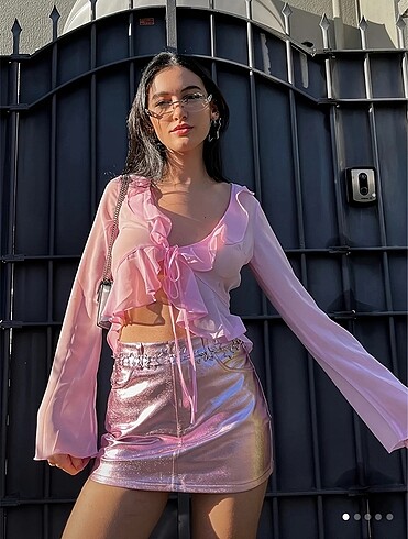 Pembe önden bağlamalı üst