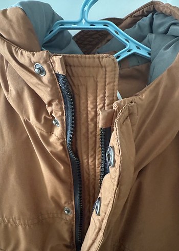 Kahverengi Kapüşonlu Erkek Çocuk Kaban - Görsel 3