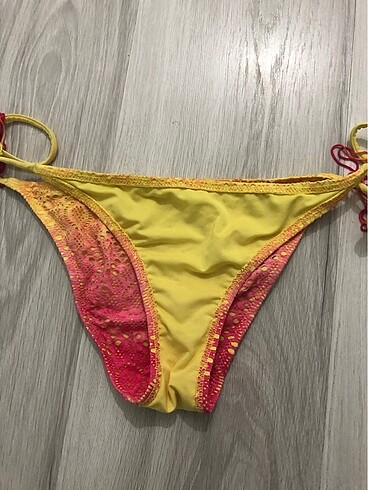 s Beden Calzedonia bikini takımı