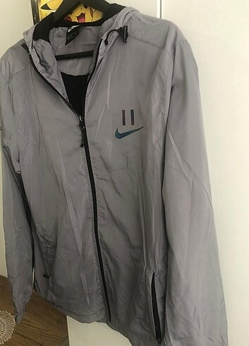 Nike yağmurluk 