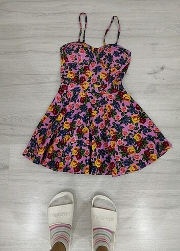 xs Beden Çiçekli mini elbise