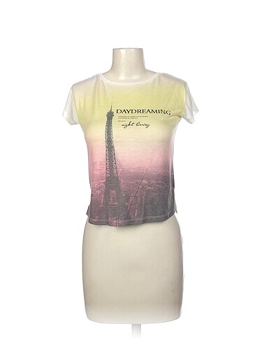 Diğer T-shirt %70 İndirimli.