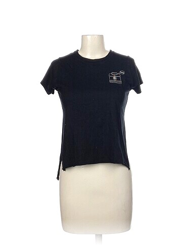 Pull and Bear T-shirt %70 İndirimli.
