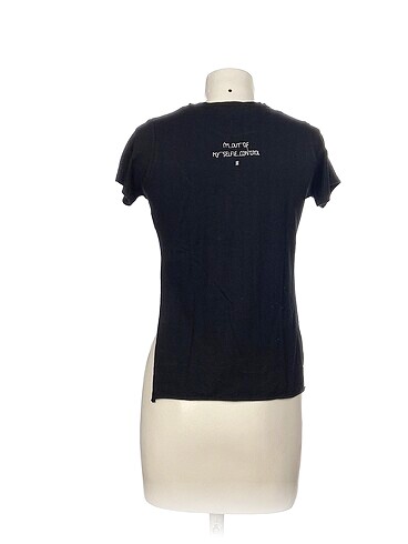 s Beden Pull and Bear T-shirt %70 İndirimli.