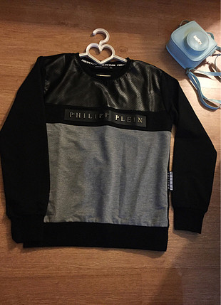 Siyah Deri Detaylı Sweatshirt