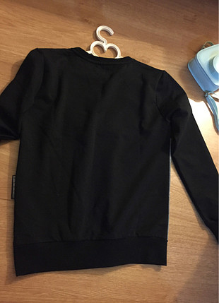 m Beden Siyah Deri Detaylı Sweatshirt