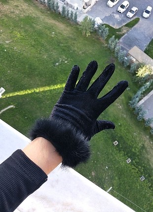 siyah kadife yapılı eldiven hiç kullanılmadı