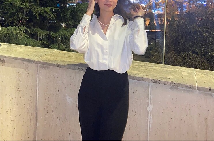 Beyaz gömlek