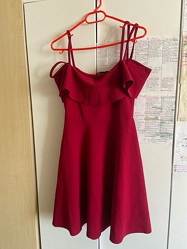 Kırmızı mini elbise