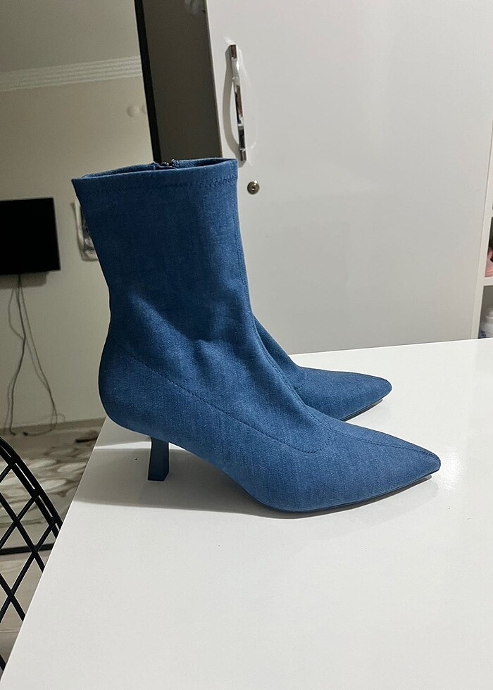 Stradivarius topuklu kot bot - Görsel 2