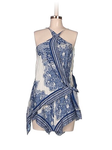 H&M Kısa Tulum %70 İndirimli.