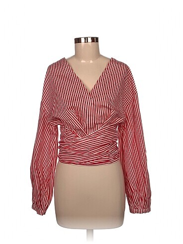H&M Bluz %70 İndirimli.
