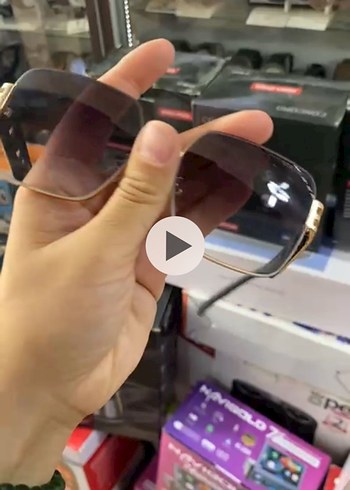 Gri Kadın Sokak Stili Gözlük - Görsel 3