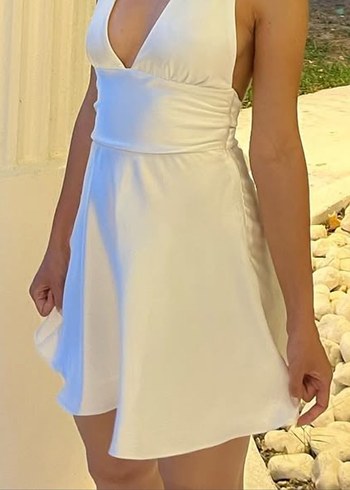 Zara boyundan bağlamalı saten elbise - Görsel 4