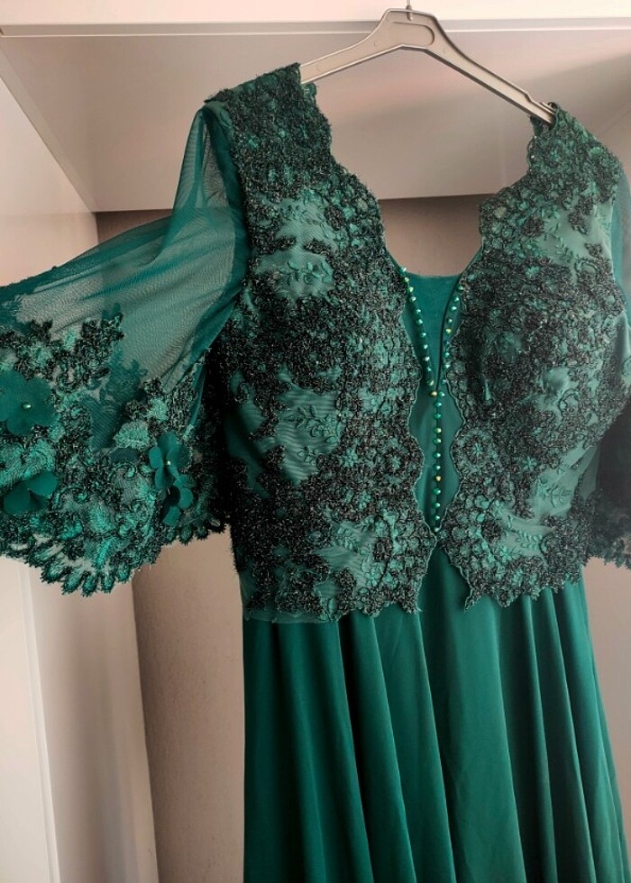 Zümrüt yeşili abiye - Görsel 3