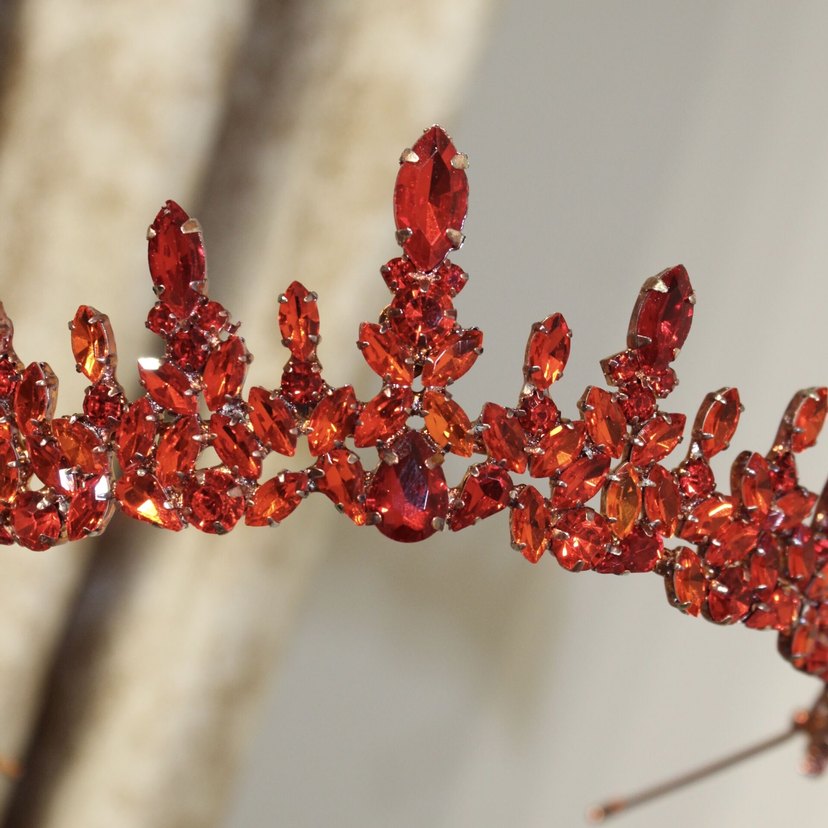 Kırmızı Parlak Kristal Taç - Görsel 2