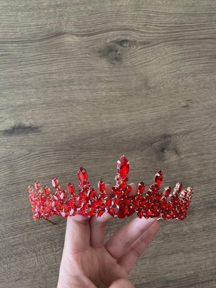 Kırmızı Parlak Kristal Taç - Görsel 3