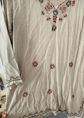 m Beden ten rengi Renk Nakışlı, V Yakalı Bej Kadın Keten Bluz