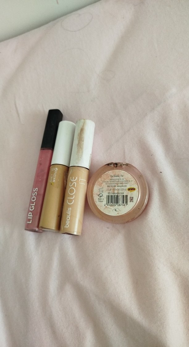 Bej Tonlarda Pastel Makyaj Ürünleri hepsi - Görsel 2