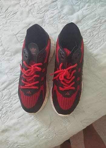 40 Beden kırmızı Renk Adidas Kırmızı Bağcıklı Spor Ayakkabı 40
